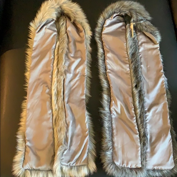 Two faux fur scarfs - Picture 2 of 6